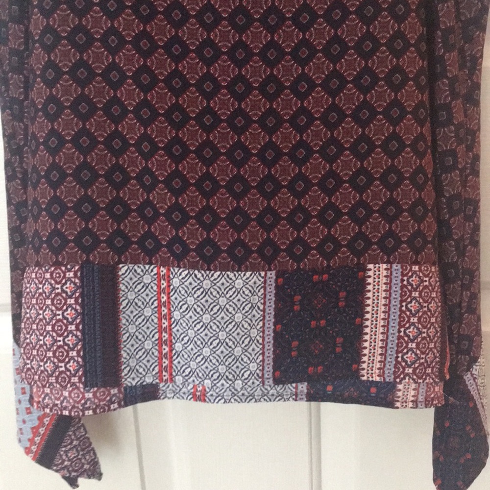 Patterned Tank Top - Picture 3 of 3